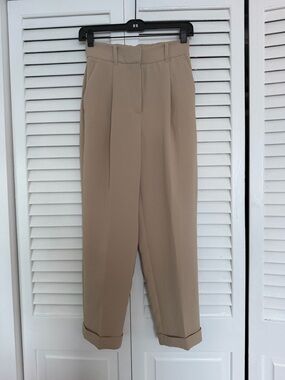 Aritzia Wilfred Ankle-Length
Trousers Size 0 Great Condition